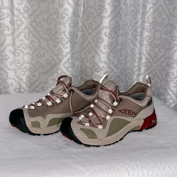 Keen hiking shoes - Picture 2 of 4